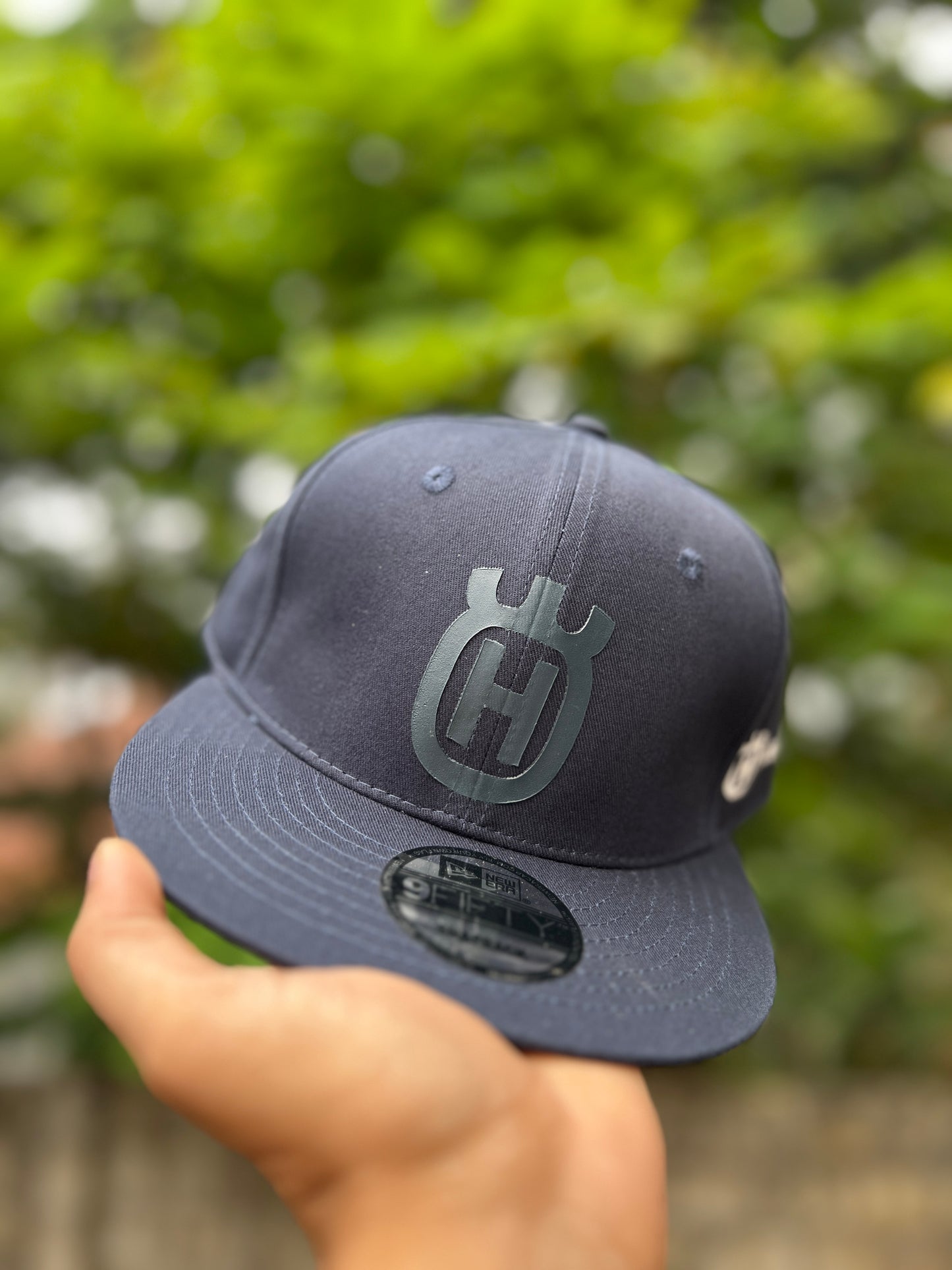 HUSQVARNA BIG LOGO BLUE | SNAPBACK CAP