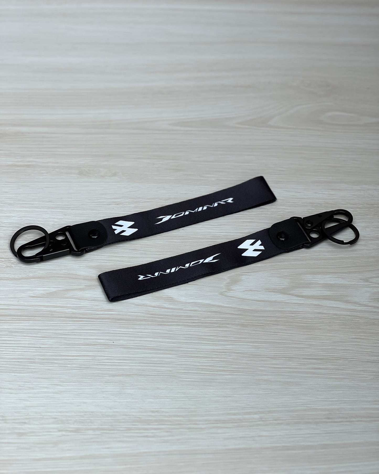 DOMINAR | KEYCHAIN