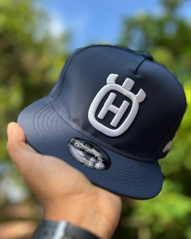 HUSQVARNA LOGO | SNAPBACK CAP